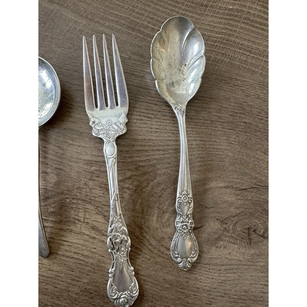 Antique 1902 Wallace Floral Meat Fork & Mixed Vintage Silverplate Lot (5pcs)